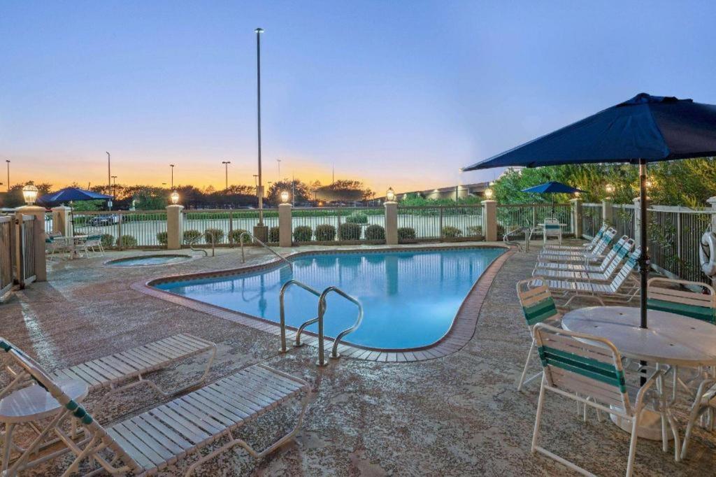 Sonesta Essential Houston Westchase Hotel Buitenkant foto